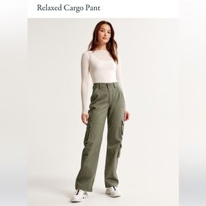 NWT Abercrombie Relaxed Cargo Pants